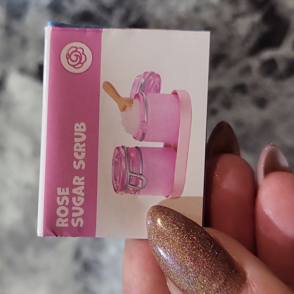 Miniverse Make It Mini Spa Rose Sugar Scrub - Picture 3 of 5